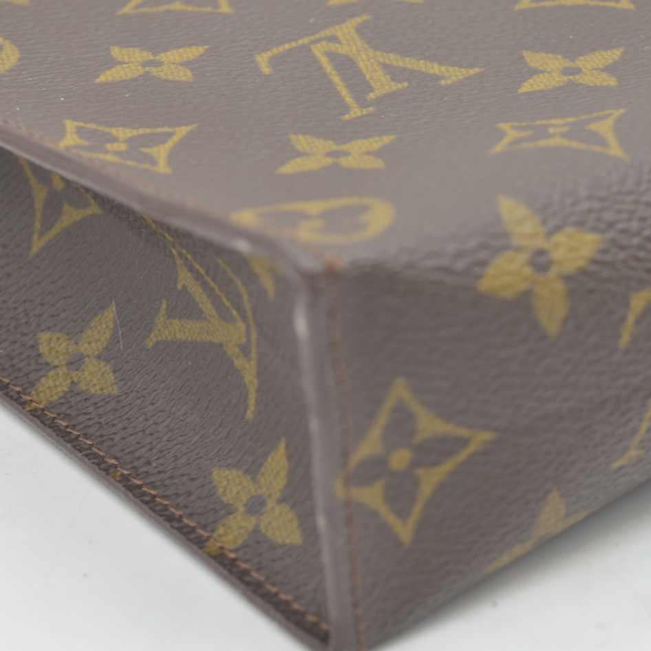 $1290 LOUIS VUITTON Monogram Toiletry 26 CONSIGNMENT AN0960 1990
