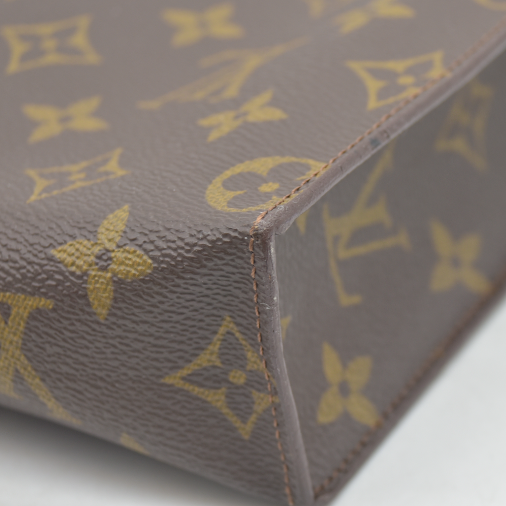 $1290 LOUIS VUITTON Monogram Toiletry 26 CONSIGNMENT AN0960 1990