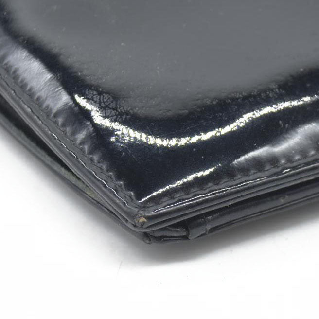 CONSIGNMENT $1100 Chanel 2010's Interlocking CC Logo Continental Wallet