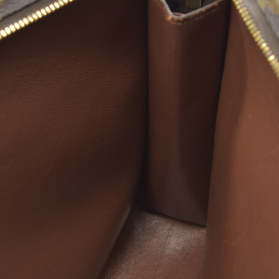 $1290 LOUIS VUITTON Monogram Toiletry 26 CONSIGNMENT AN0960 1990