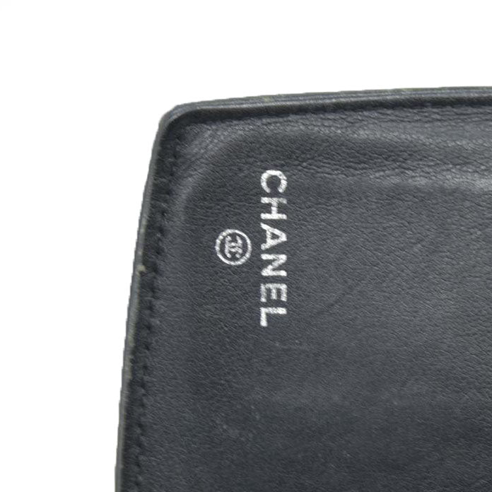 CONSIGNMENT $1100 Chanel 2010's Interlocking CC Logo Continental Wallet
