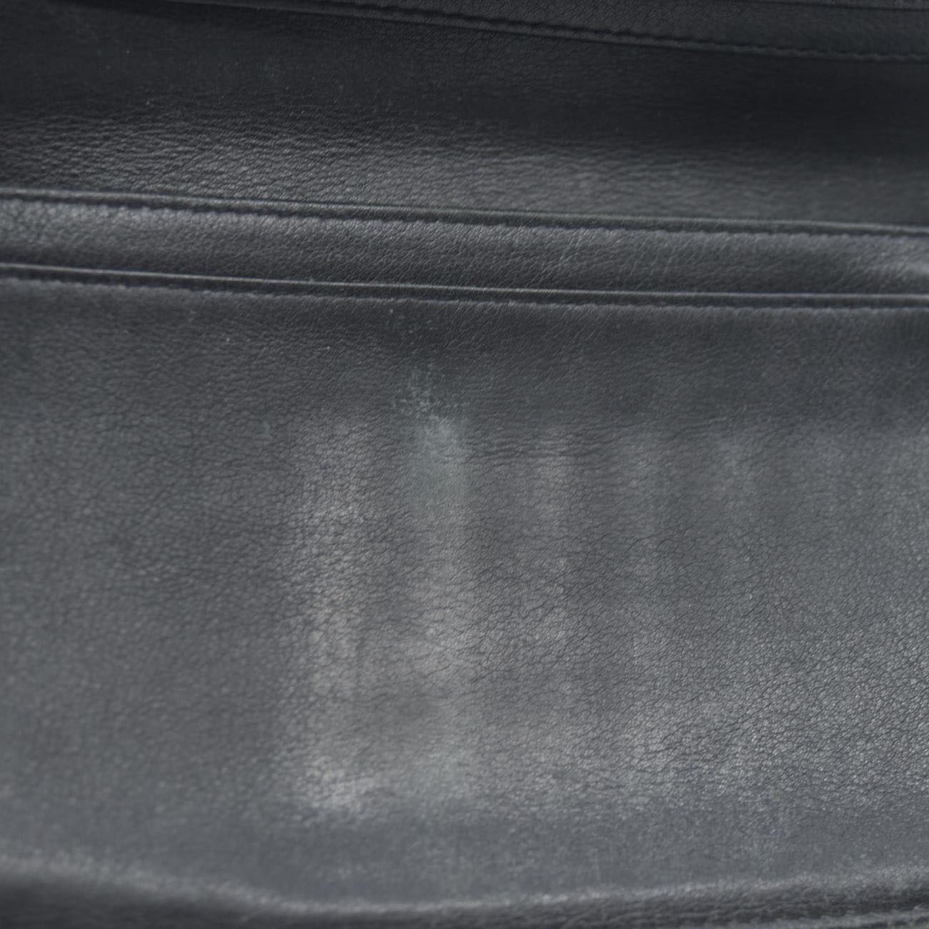 CONSIGNMENT $1100 Chanel 2010's Interlocking CC Logo Continental Wallet