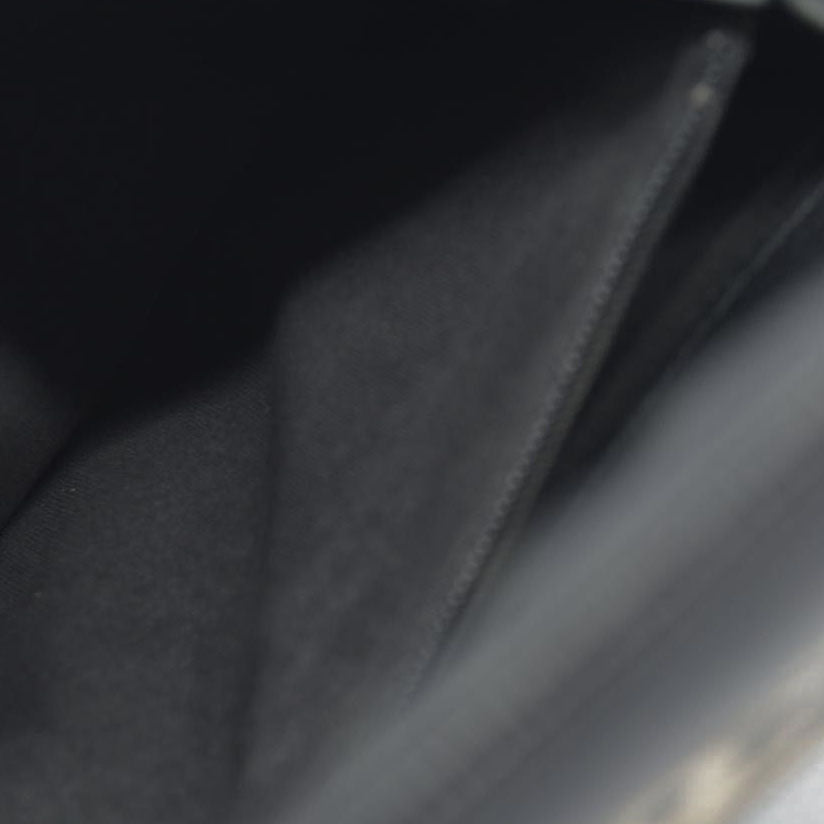 CONSIGNMENT $1100 Chanel 2010's Interlocking CC Logo Continental Wallet