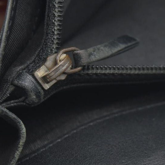 CONSIGNMENT $1100 Chanel 2010's Interlocking CC Logo Continental Wallet