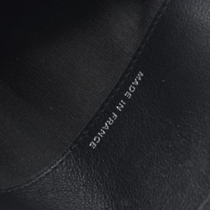 CONSIGNMENT $1100 Chanel 2010's Interlocking CC Logo Continental Wallet