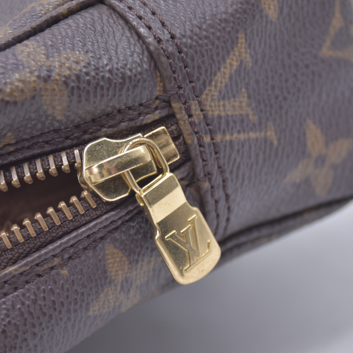 $600 1988 LOUIS VUITTON Trousse Toilette 23 Monogram Pouch M47524 884TH