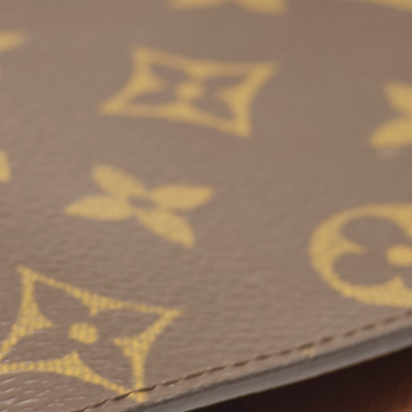 Louis Vuitton Medium Ring Agenda Cover Monogram MM SP0053