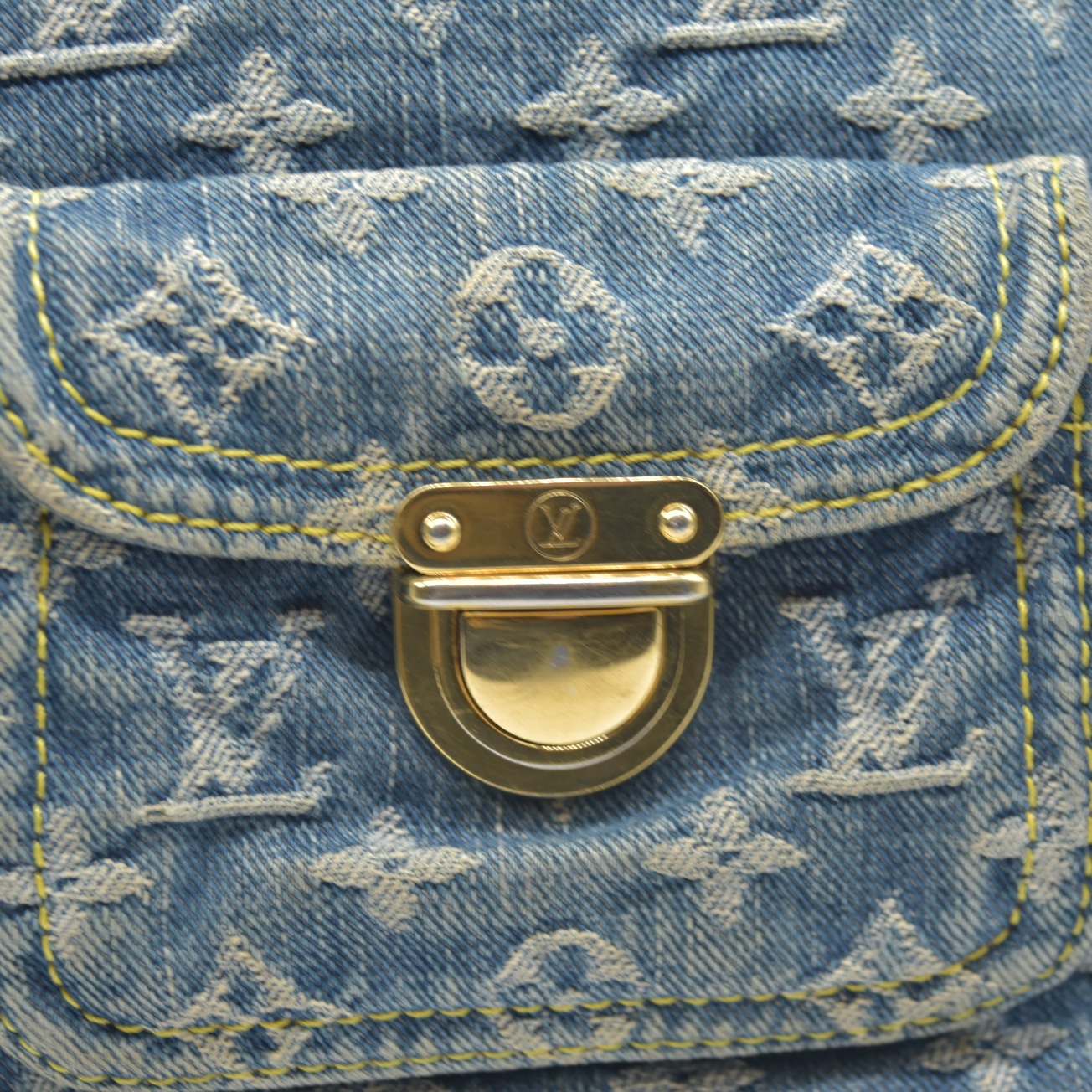 $2280 Louis Vuitton Denim Baggy GM Blue DAMAGED CONSIGNMENT 2005