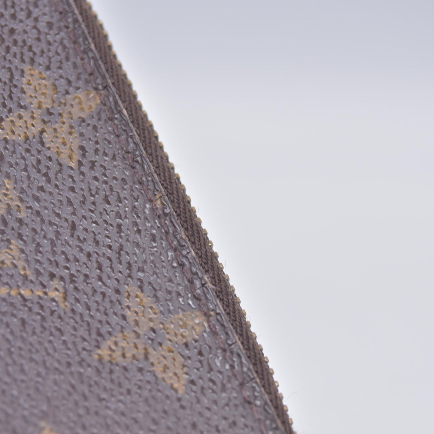 $355 Louis Vuitton Monogram Pochette Cles Key Holder CONSIGNMENT