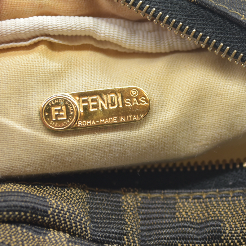 $395 CONSIGNMENT Fendi Vintage Small Cosmetic Bag