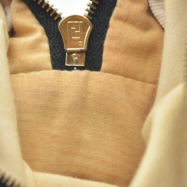 $395 CONSIGNMENT Fendi Vintage Small Cosmetic Bag