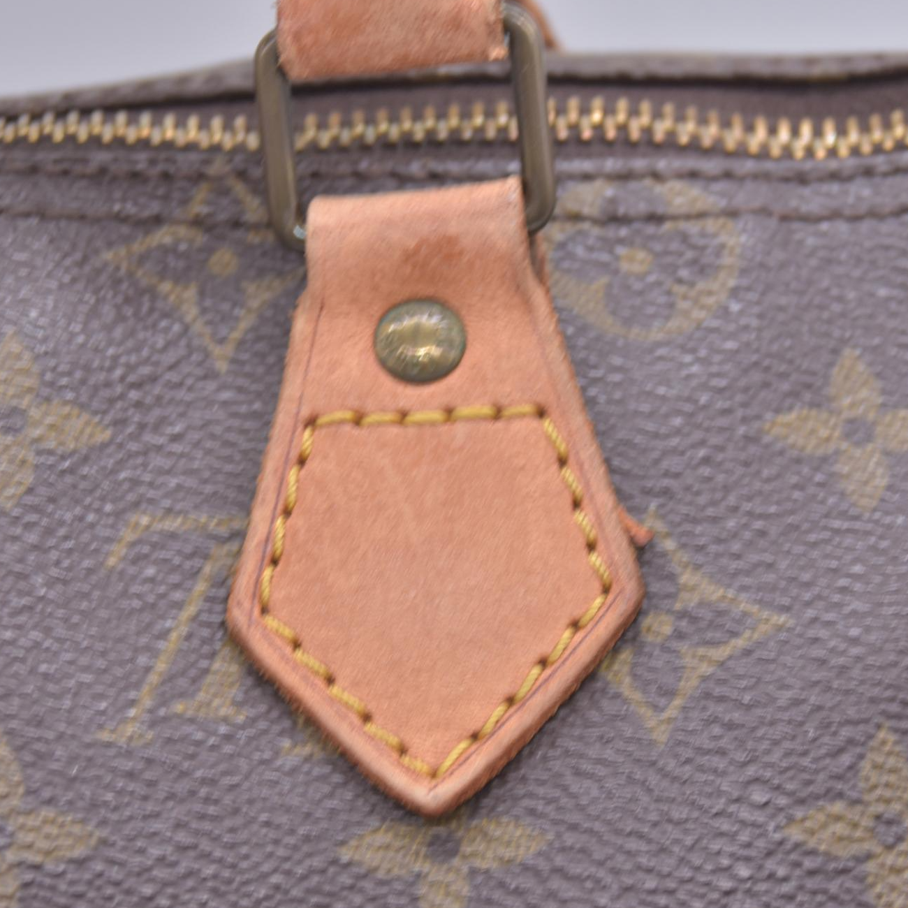 $1550 1984 Louis Vuitton Monogram Speedy 30 MB844