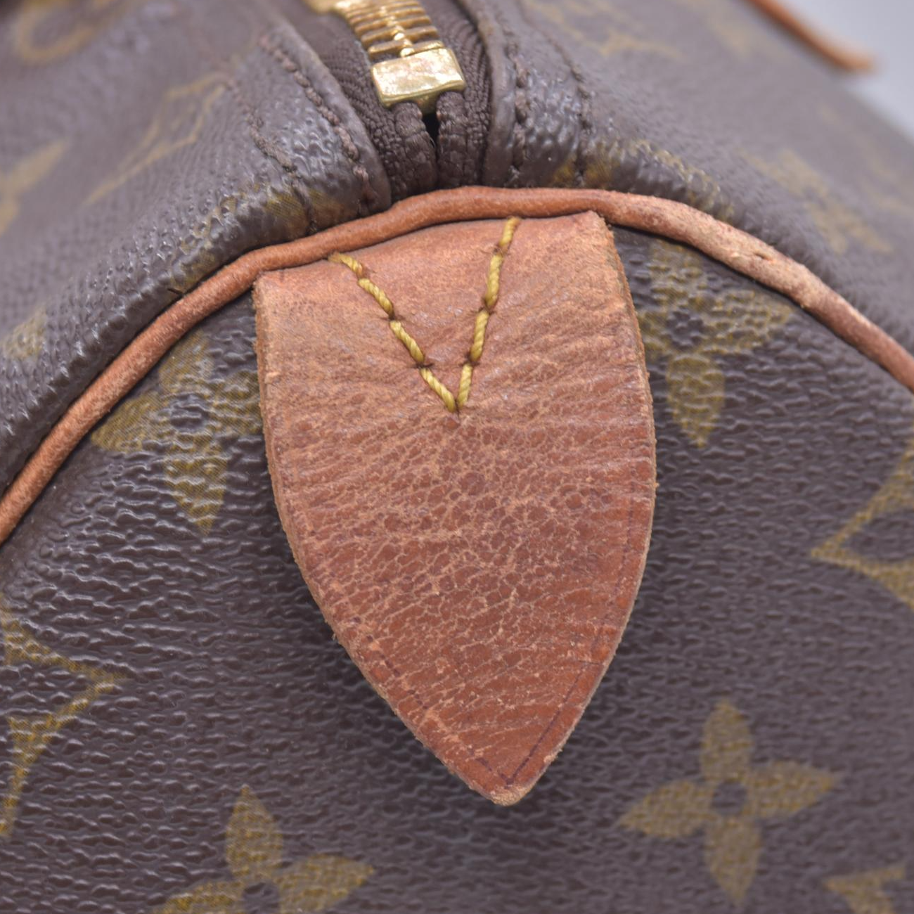 $1550 1984 Louis Vuitton Monogram Speedy 30 MB844