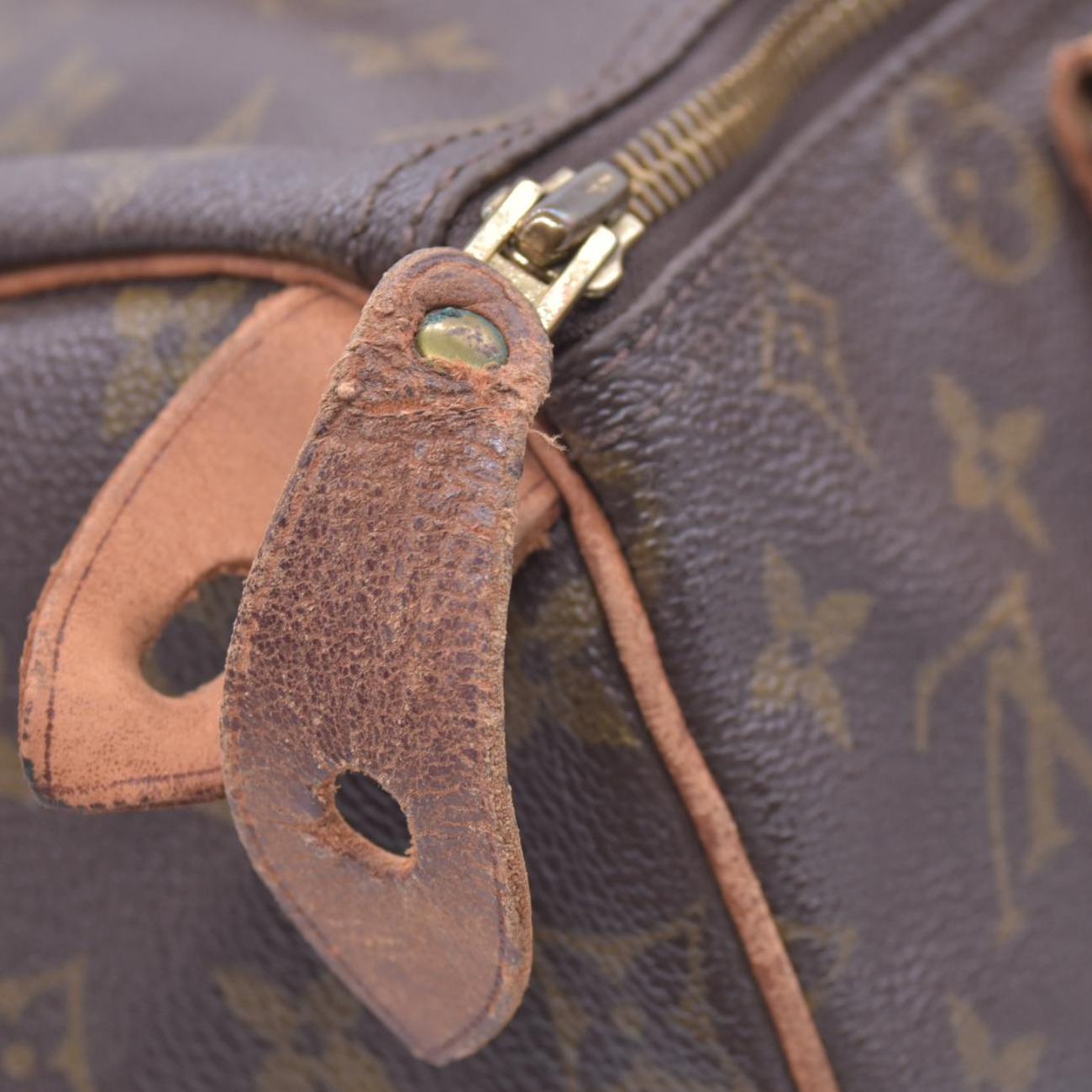 $1550 1984 Louis Vuitton Monogram Speedy 30 MB844