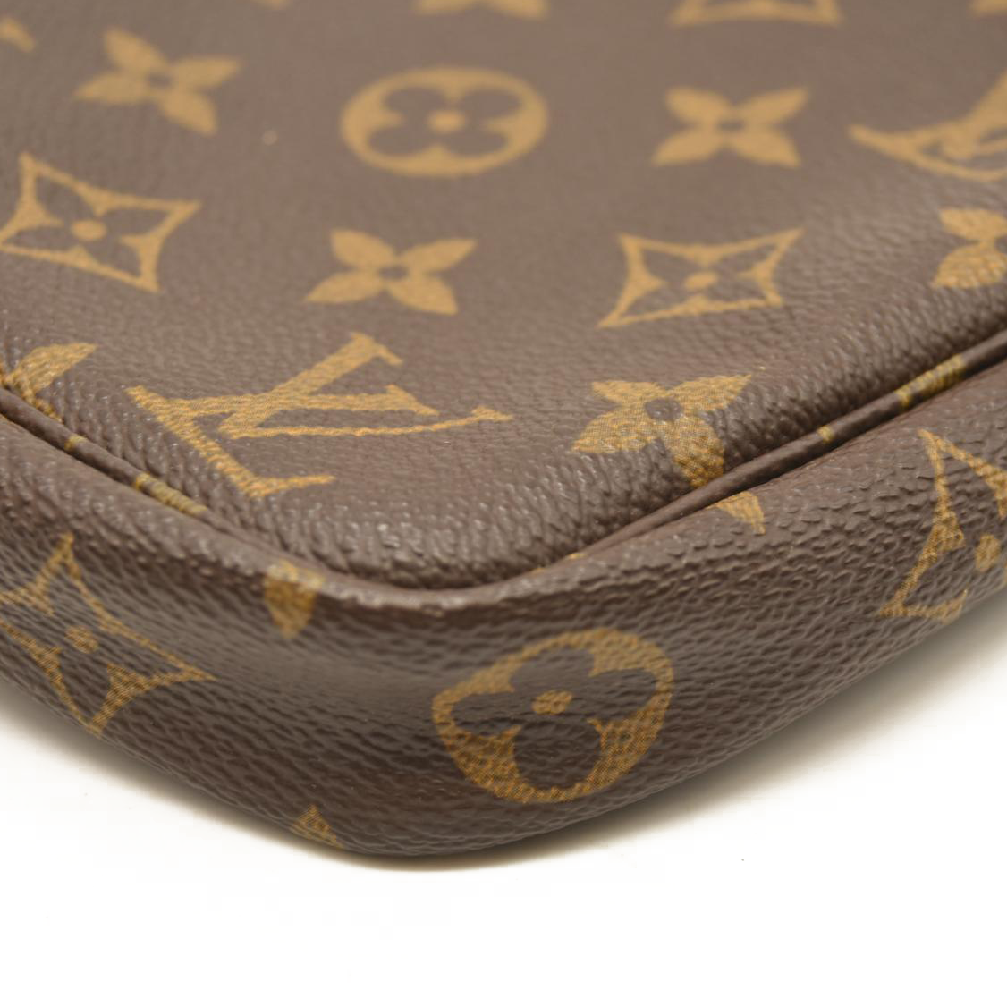 Louis Vuitton  Monogram Pochette Accessories  AR1010