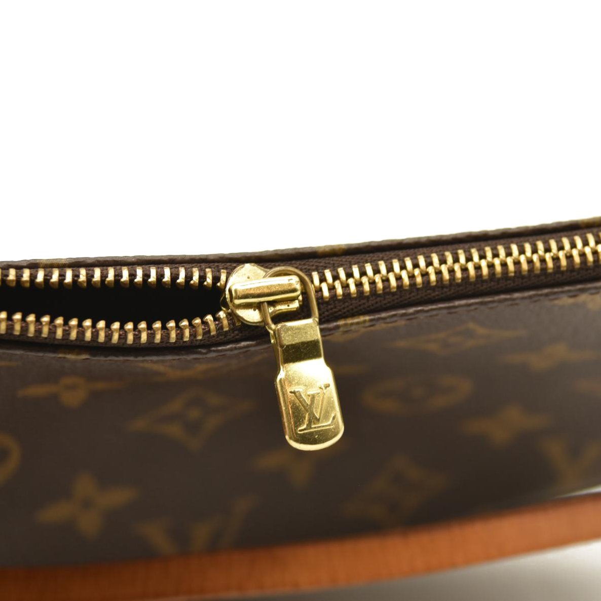 Louis Vuitton  Monogram Pochette Accessories  AR1010