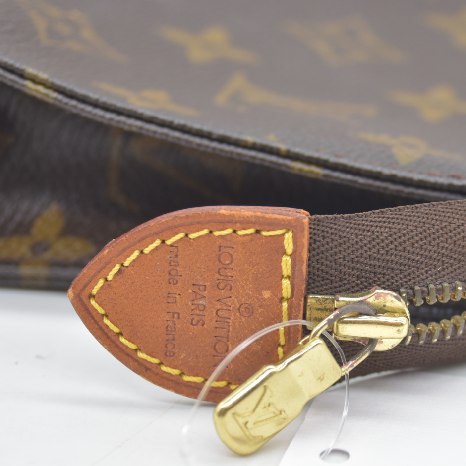 Louis Vuitton Monogram Poche Toilette 15 Cosmetic Pouch MB1928