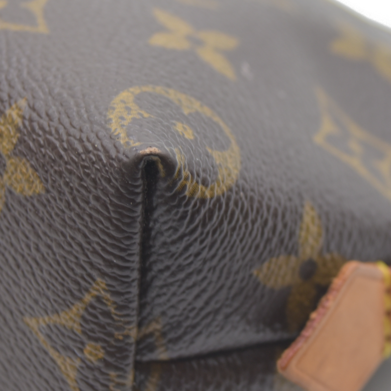 $590 Louis Vuitton Monogram Cosmetic Pouch CA0056 CONSIGNMENT