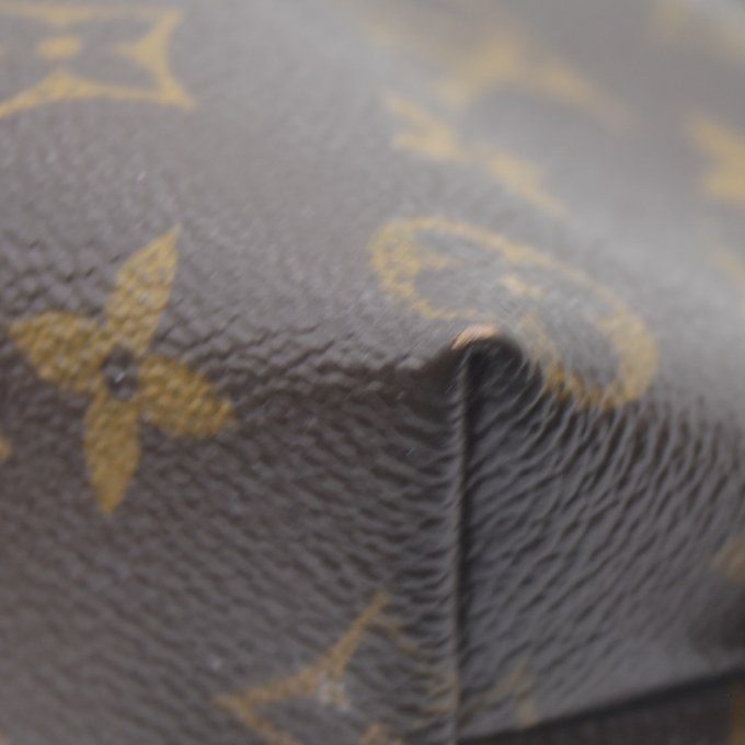 $590 Louis Vuitton Monogram Cosmetic Pouch CA0056 CONSIGNMENT