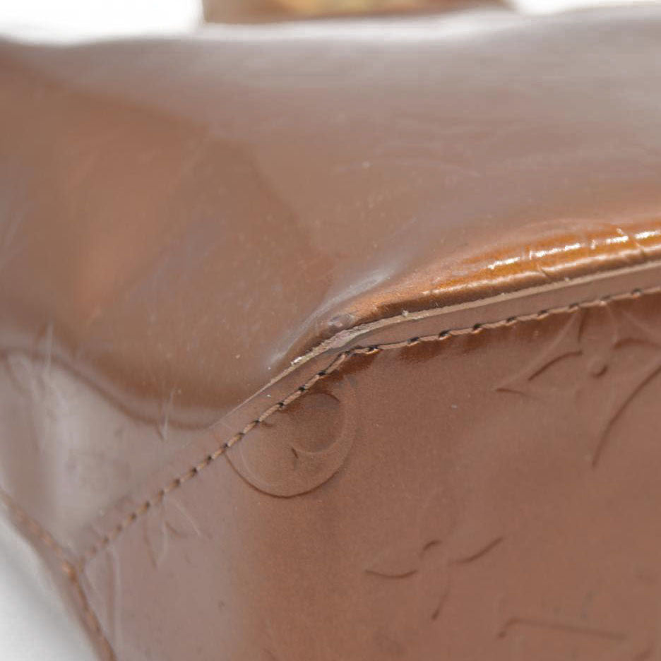 $800 CONSIGNMENT Louis Vuitton  Vernis Reade PM Bronze