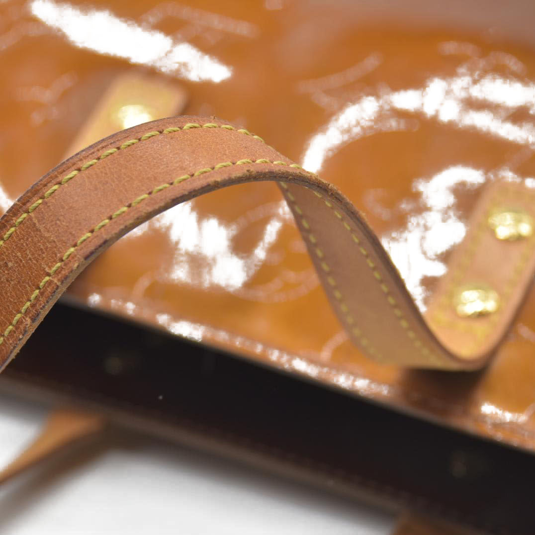 $800 CONSIGNMENT Louis Vuitton  Vernis Reade PM Bronze
