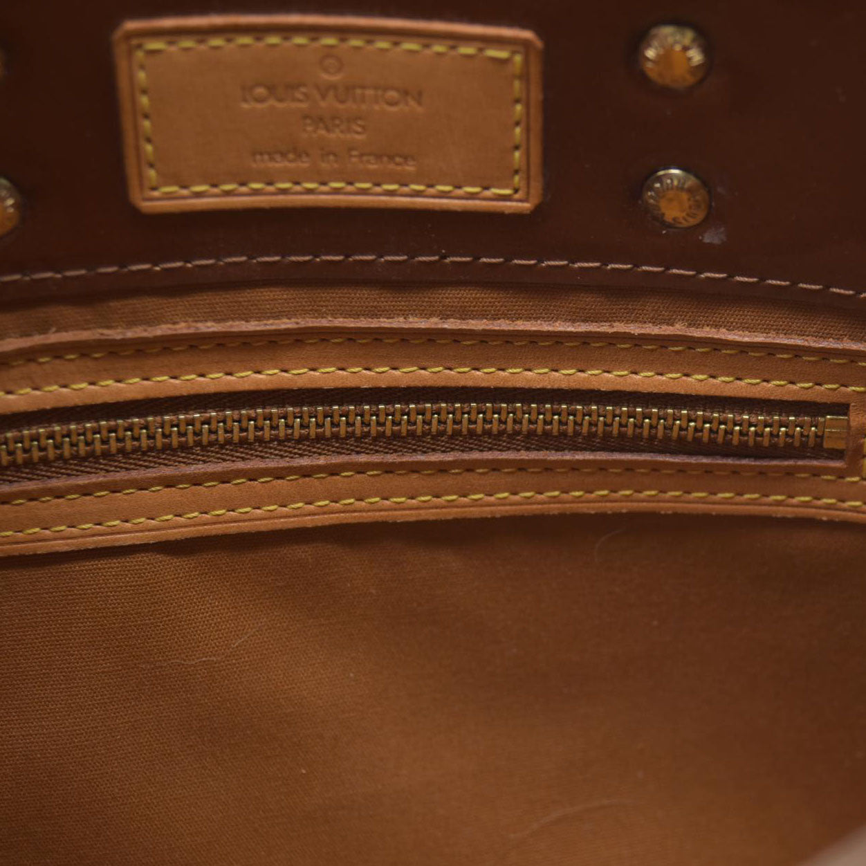 $800 CONSIGNMENT Louis Vuitton  Vernis Reade PM Bronze