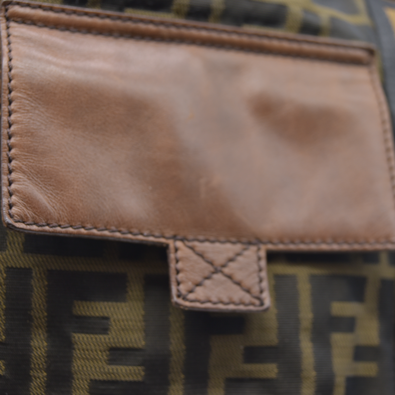 $790 Fendi 2000-2010 Zucca Canvas FF Flat Messenger Bag crossbody bag CONSIGNMENT
