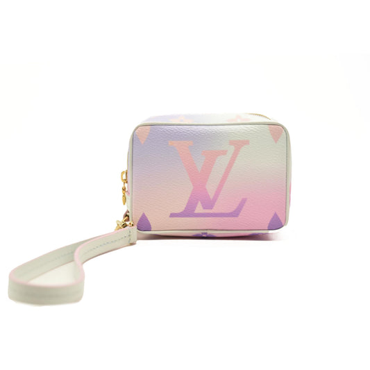 LOUIS VUITTON Monogram Giant Spring In The City Wapity Case Sunrise Pastel