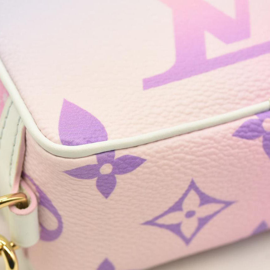 LOUIS VUITTON Monogram Giant Spring In The City Wapity Case Sunrise Pastel