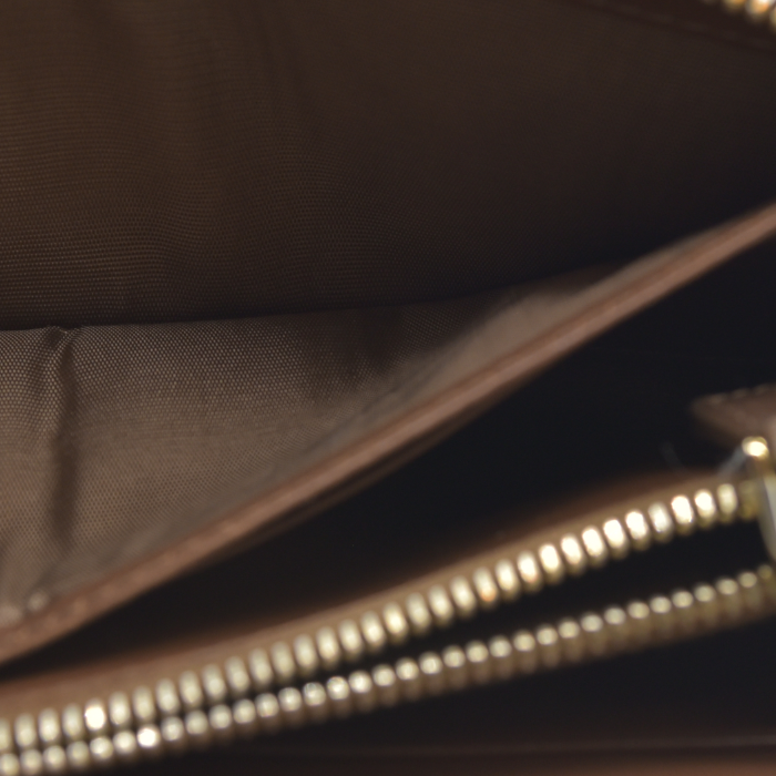 AUCTION $995 MIU MIU Logo Embossed Leather Zippy Long Wallet Beige