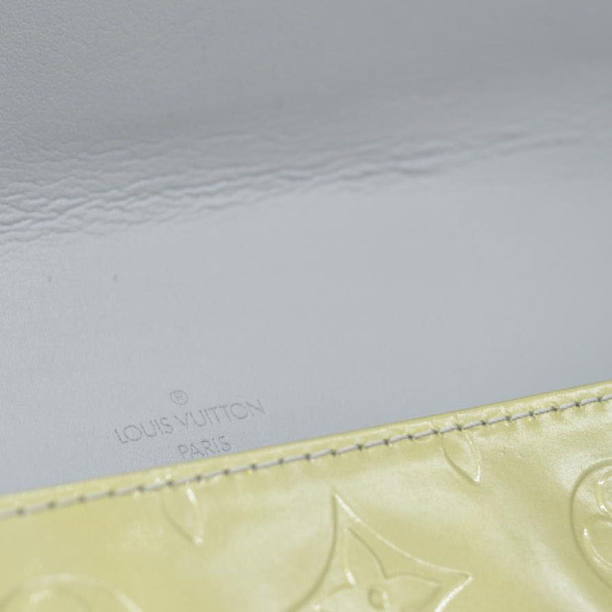 $920 CONSIGNMENT Louis Vuitton  Vernis Thompson Street Beige