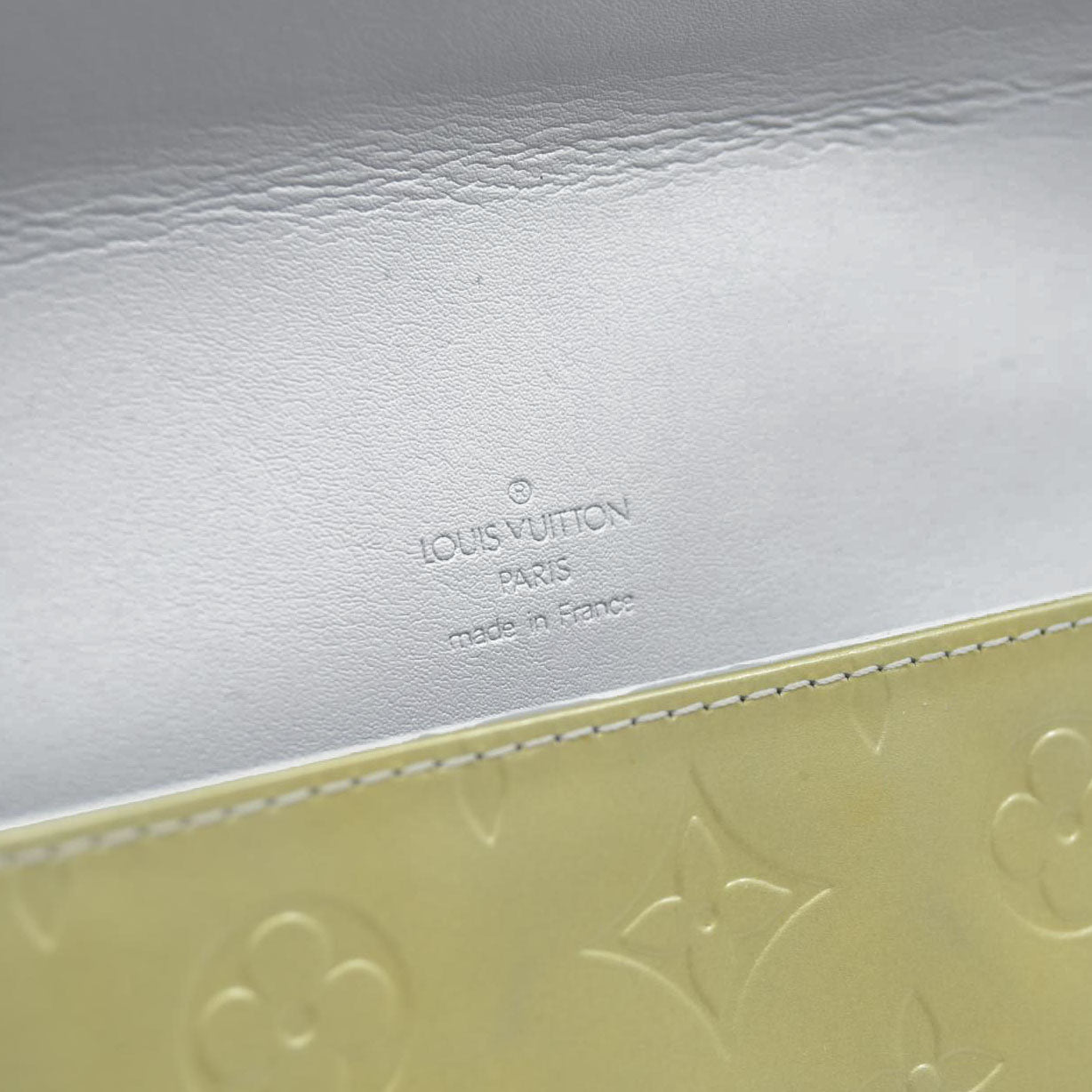 $920 CONSIGNMENT Louis Vuitton  Vernis Thompson Street Beige