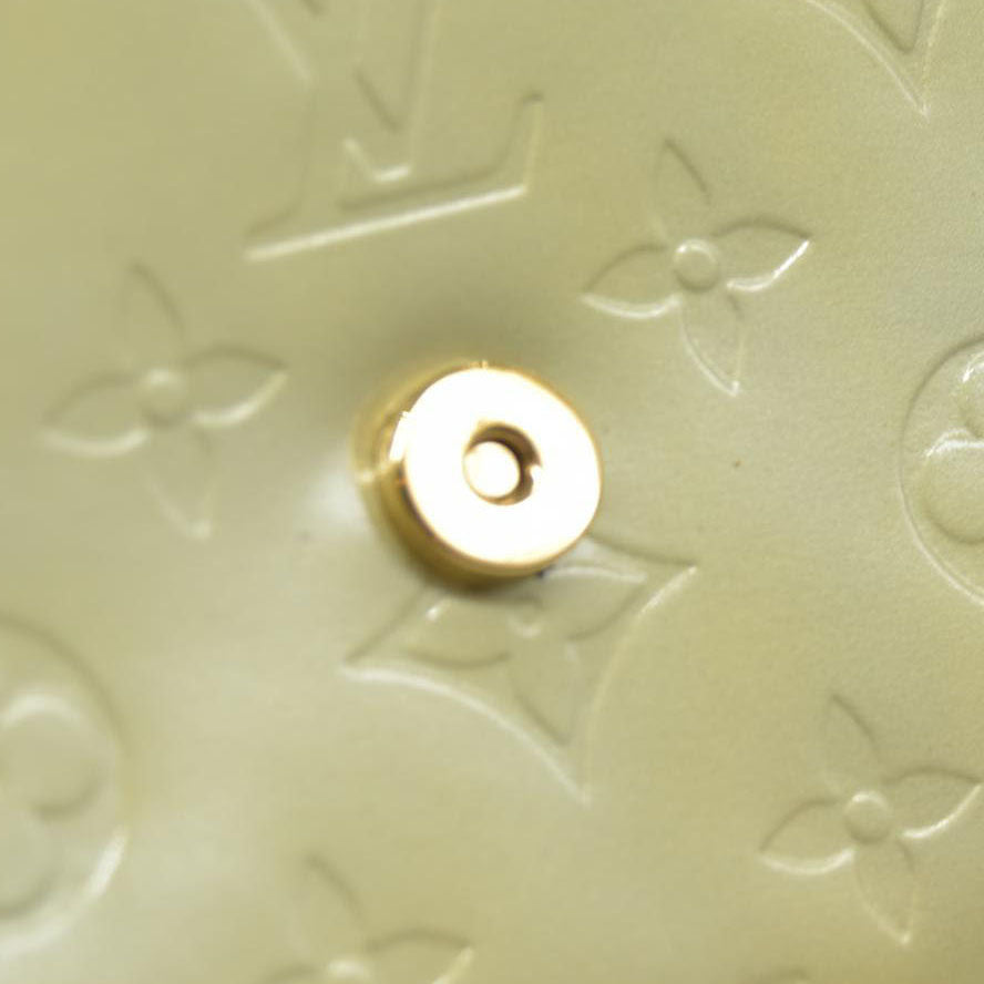 $920 CONSIGNMENT Louis Vuitton  Vernis Thompson Street Beige