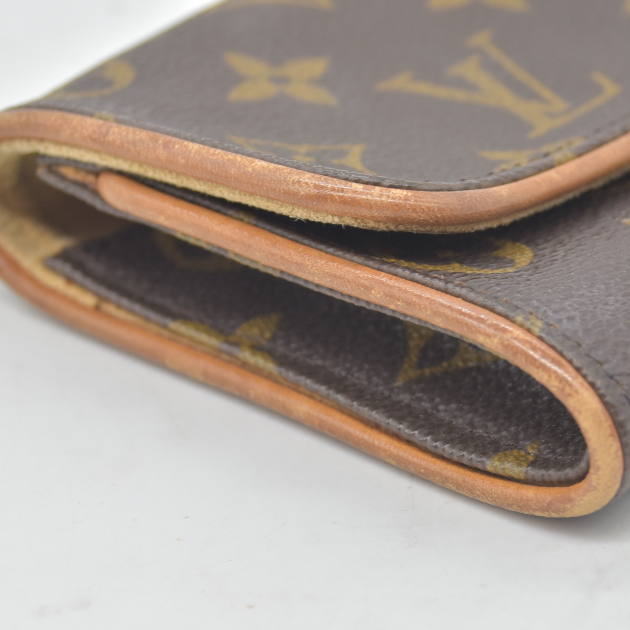 $595 2000 Louis Vuitton Monogram Pochette Twin PM Shoulder Pouch CA0050