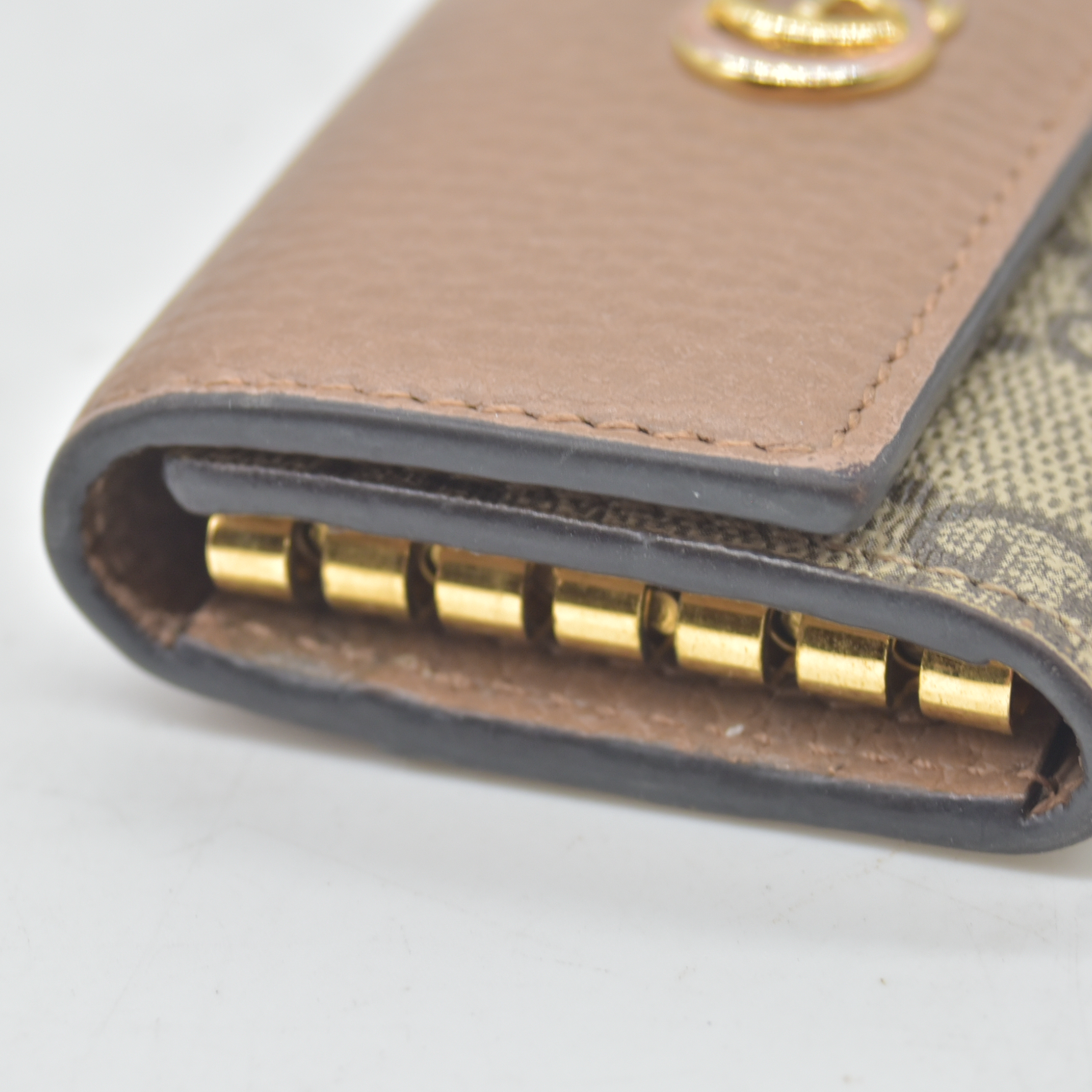 $350 GUCCI GG Dollar Calfskin GG Supreme Monogram GG Marmont 6 Key Holder Case Old Rose Beige Ebony