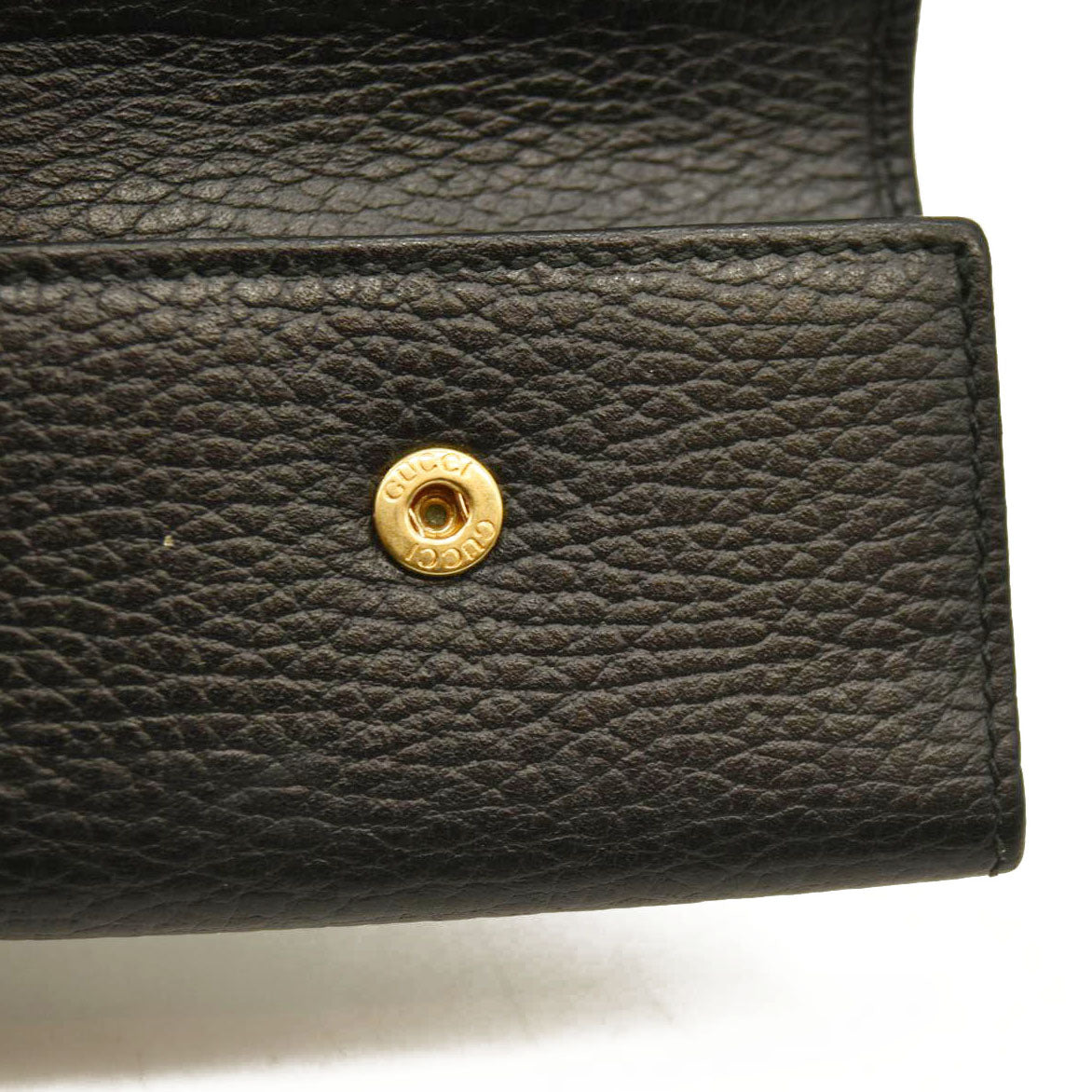 Gucci Pebbled Calfskin GG Marmont 6 Key Holder Black