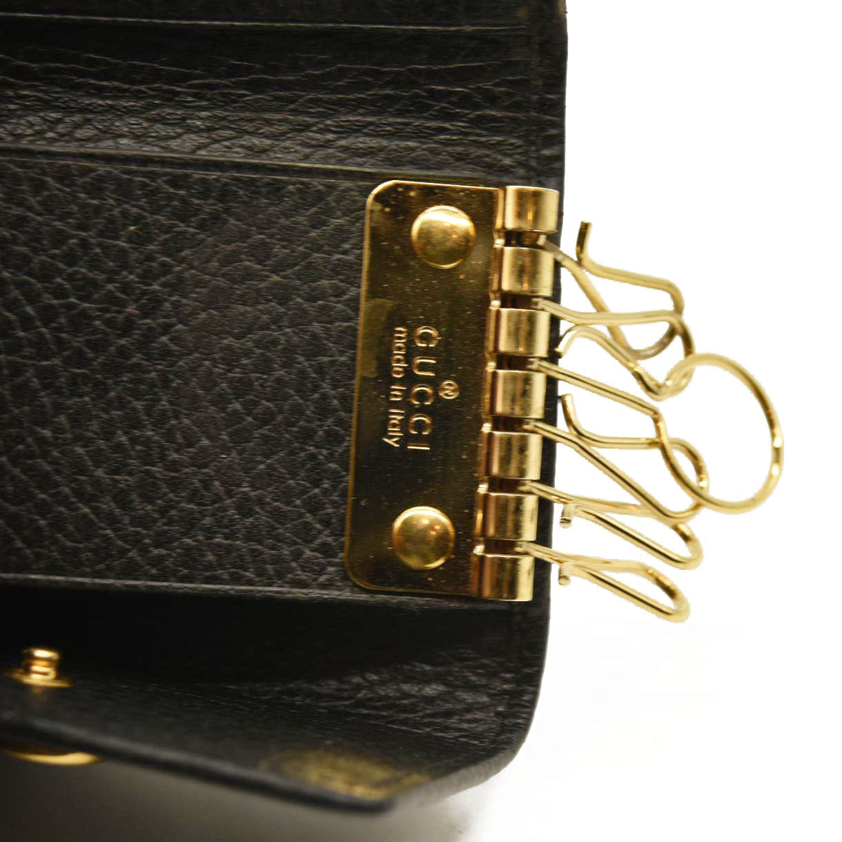 Gucci Pebbled Calfskin GG Marmont 6 Key Holder Black