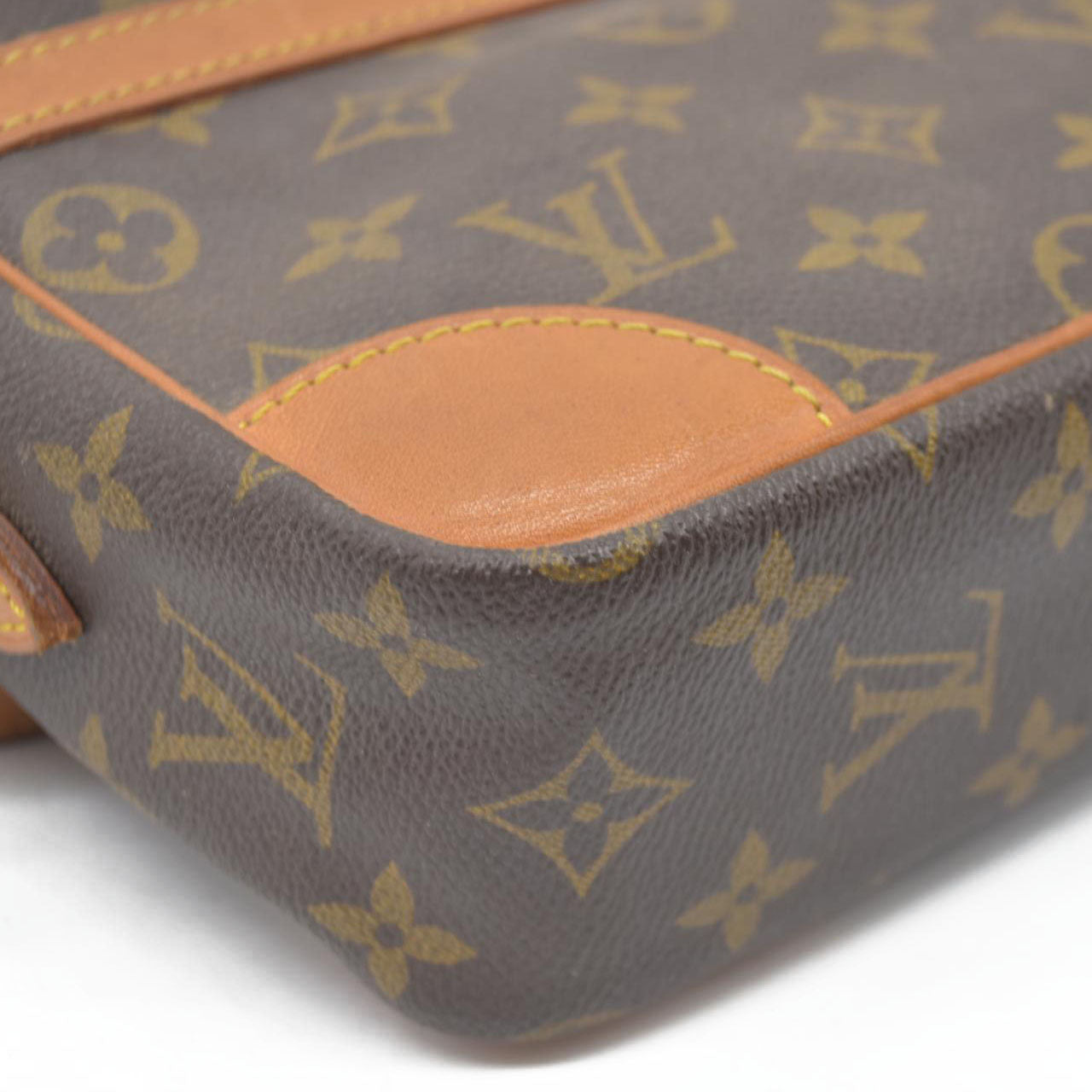 $1880 CONSIGNMENT Louis Vuitton  Monogram Trocadero 27