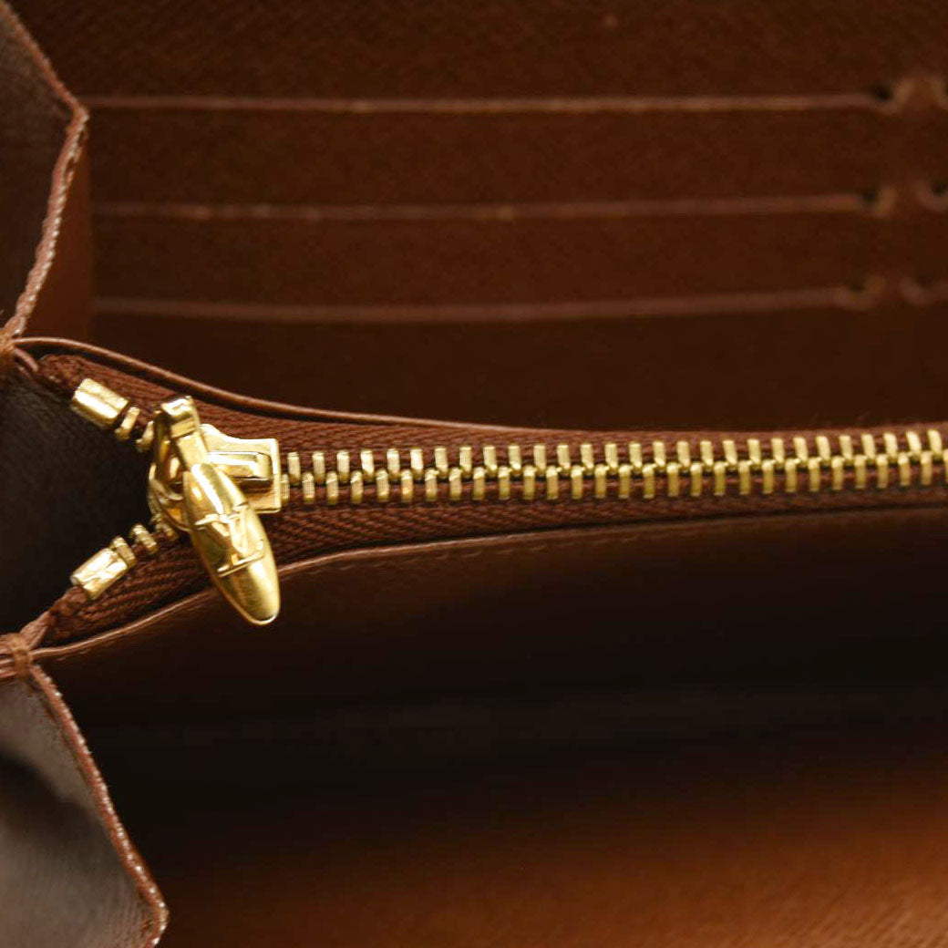 $1100 Louis Vuitton Monogram Etoile Sarah Wallet SP4111