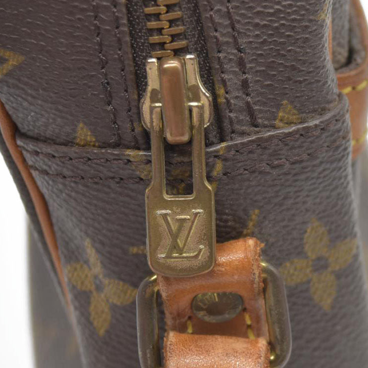 $1880 CONSIGNMENT Louis Vuitton  Monogram Trocadero 27