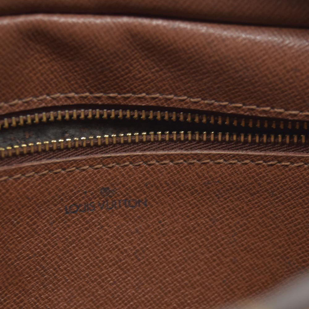 $1880 CONSIGNMENT Louis Vuitton  Monogram Trocadero 27