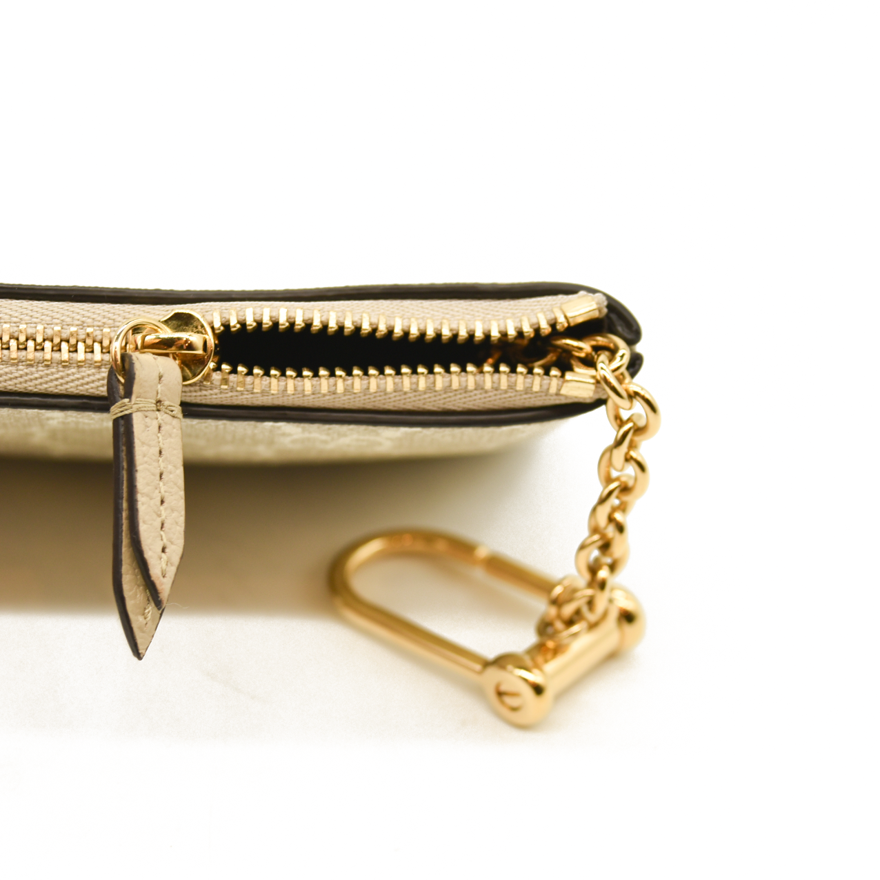 Gucci  GG Supreme Monogram Key Case Ecru Grigio