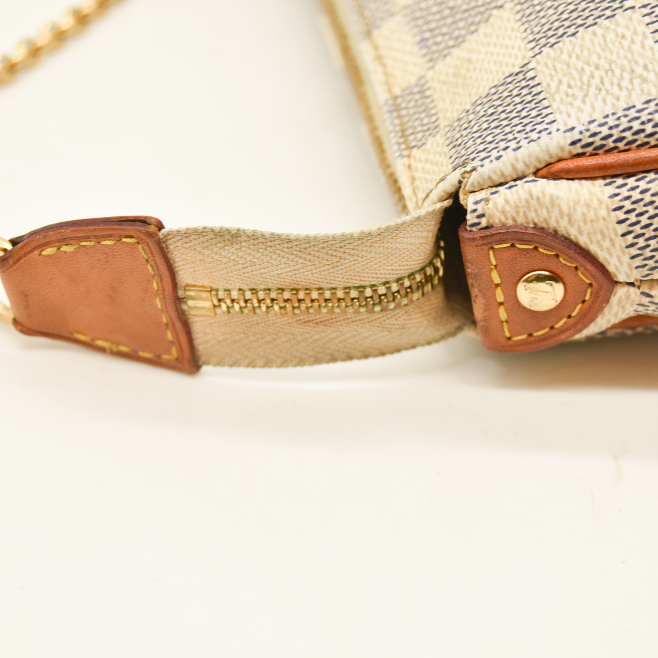 $1290 Louis Vuitton  Damier Azur Eva Clutch Crossbody SD0184