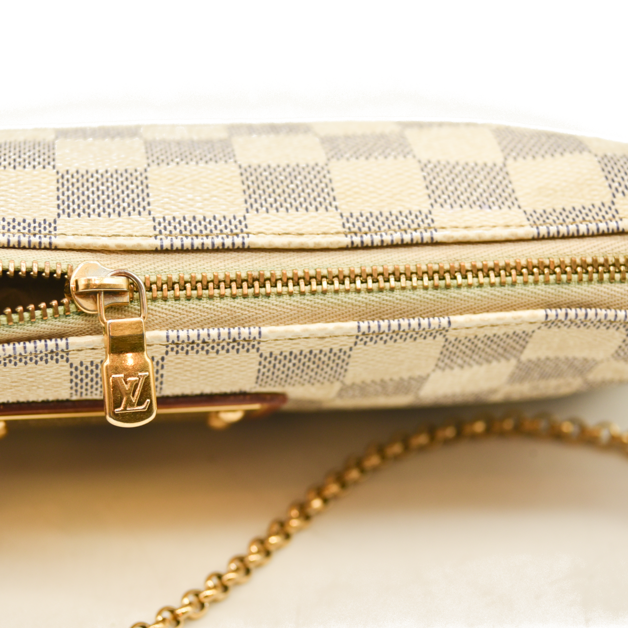 $1290 Louis Vuitton  Damier Azur Eva Clutch Crossbody SD0184