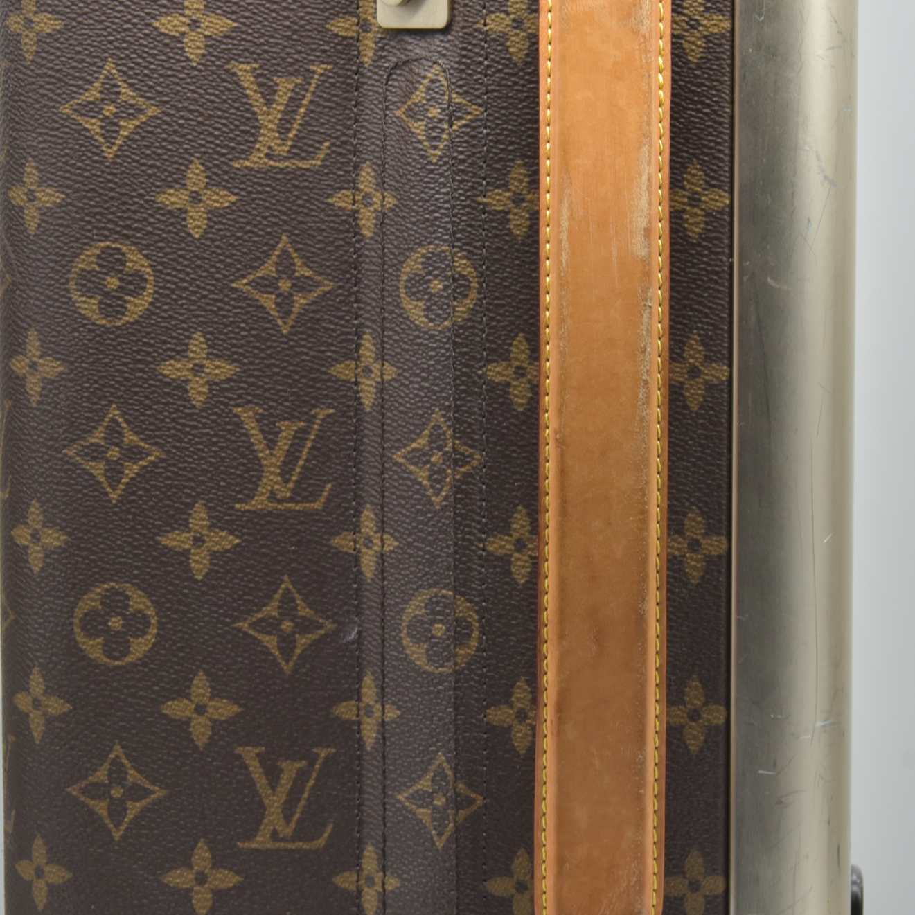 $3450 Louis Vuitton Horizon 50 Monogram Carry On Suitcase