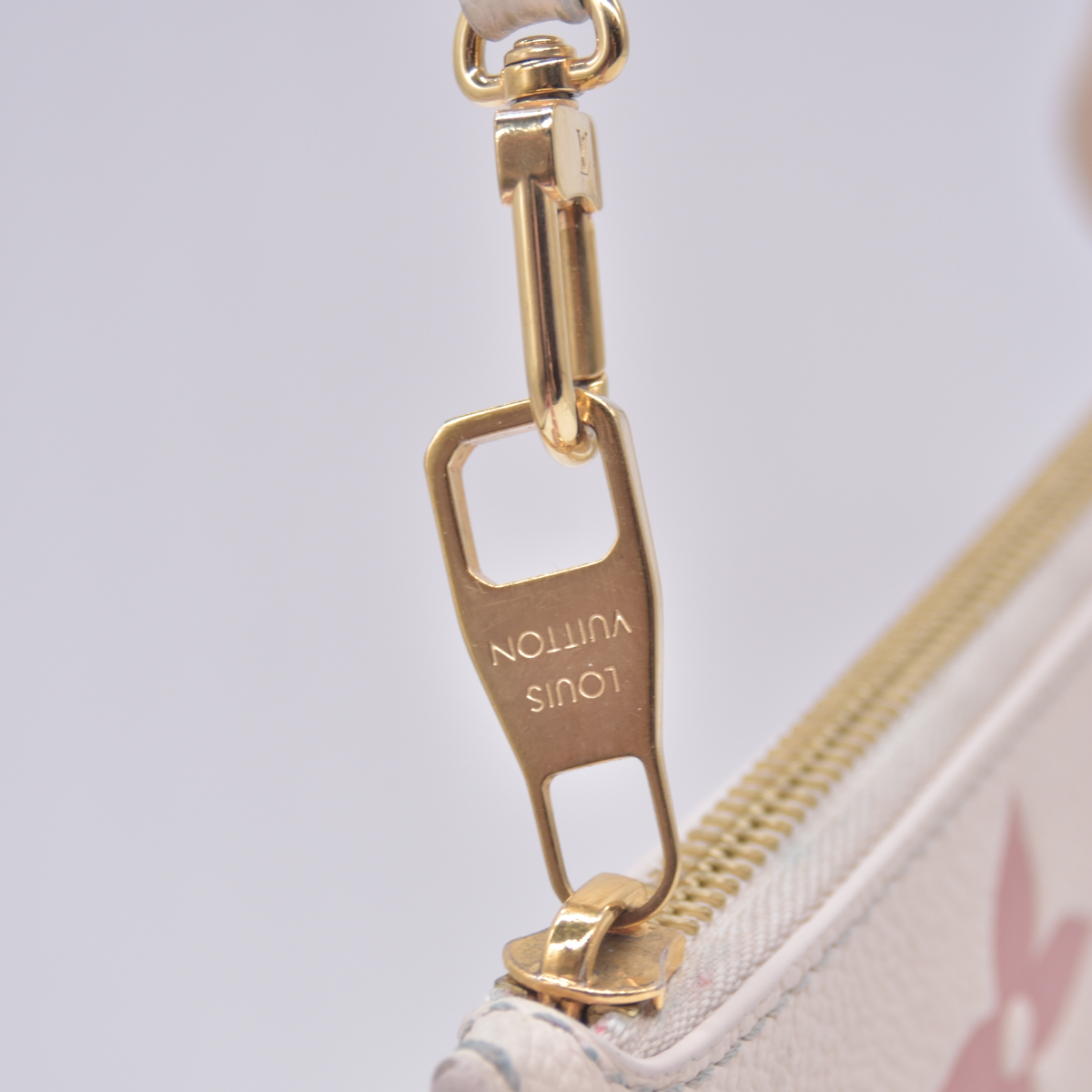 $1250 Louis Vuitton Bi-Color Monogram Rose Trianon Empreinte Pochette 10021370