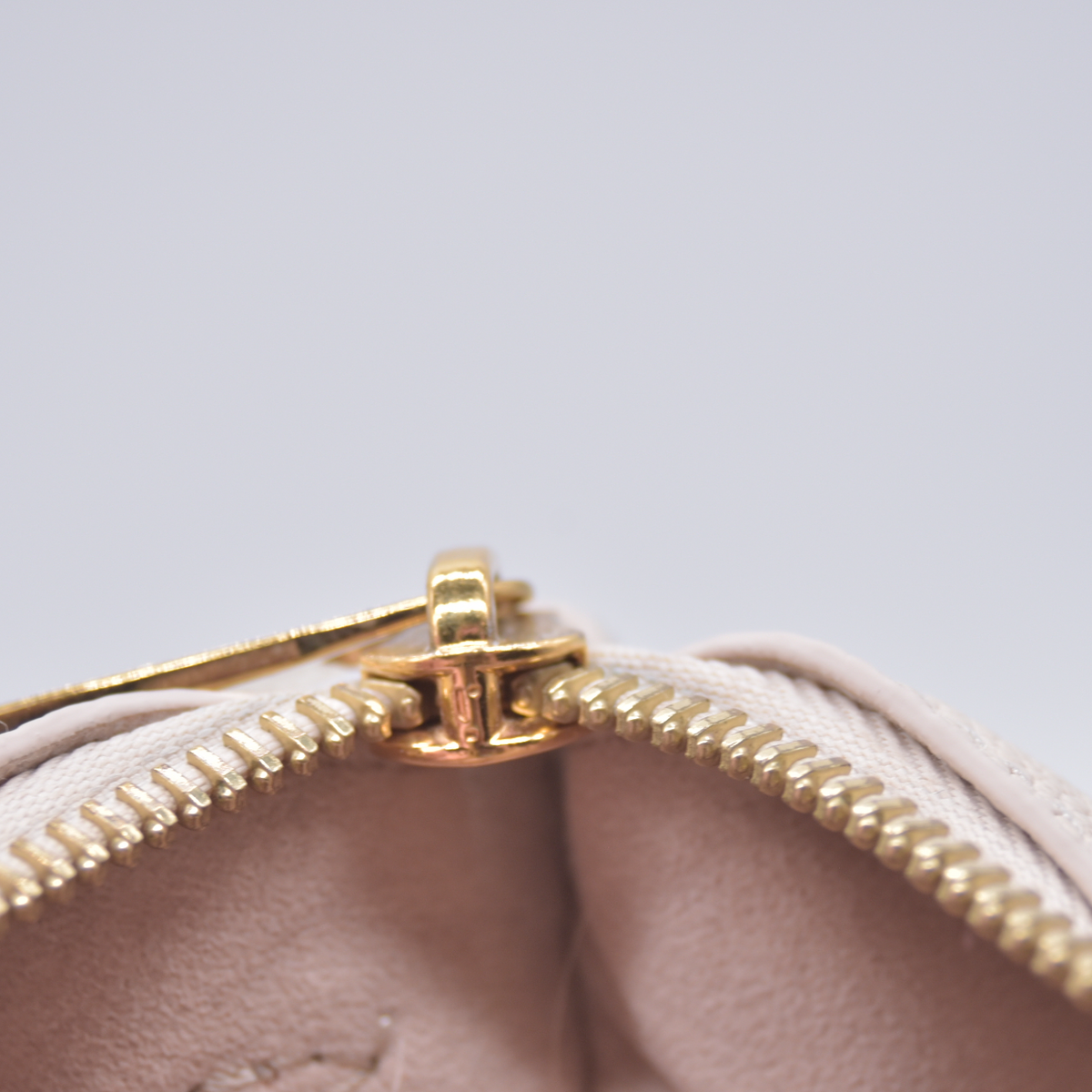 $1250 Louis Vuitton Bi-Color Monogram Rose Trianon Empreinte Pochette 10021370