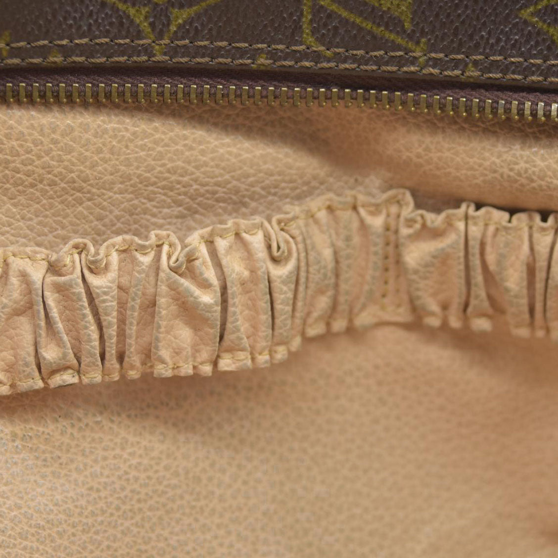 Louis Vuitton  Monogram Trousse Toilette 28