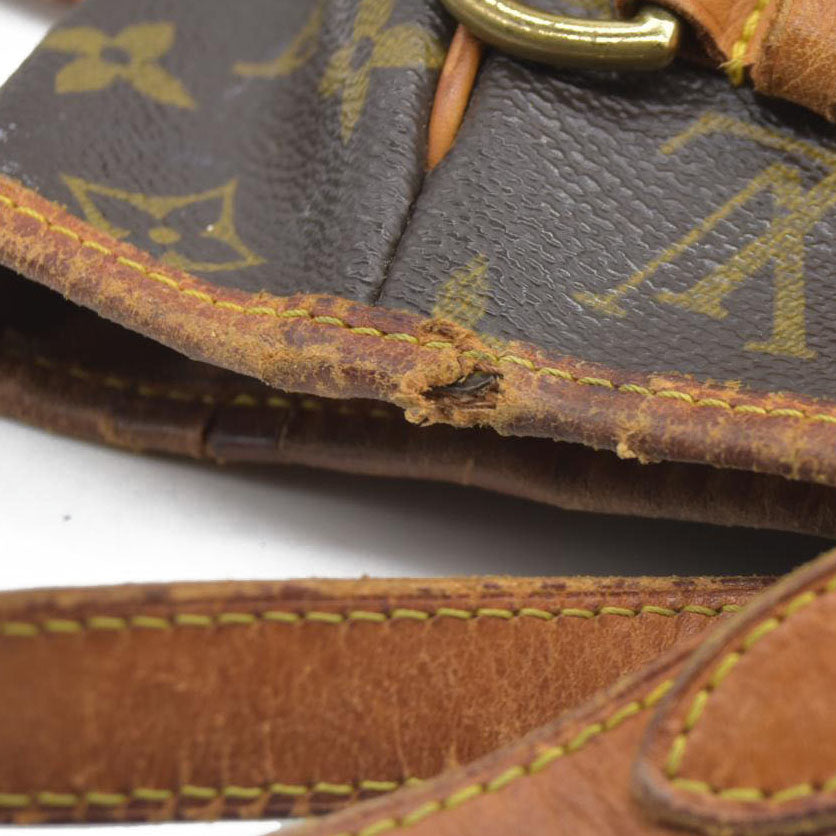 $1300 Louis Vuitton  Monogram Batignolles Vertical WELL WORN