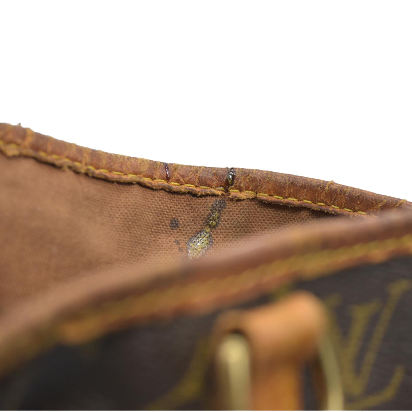 $1300 Louis Vuitton  Monogram Batignolles Vertical WELL WORN